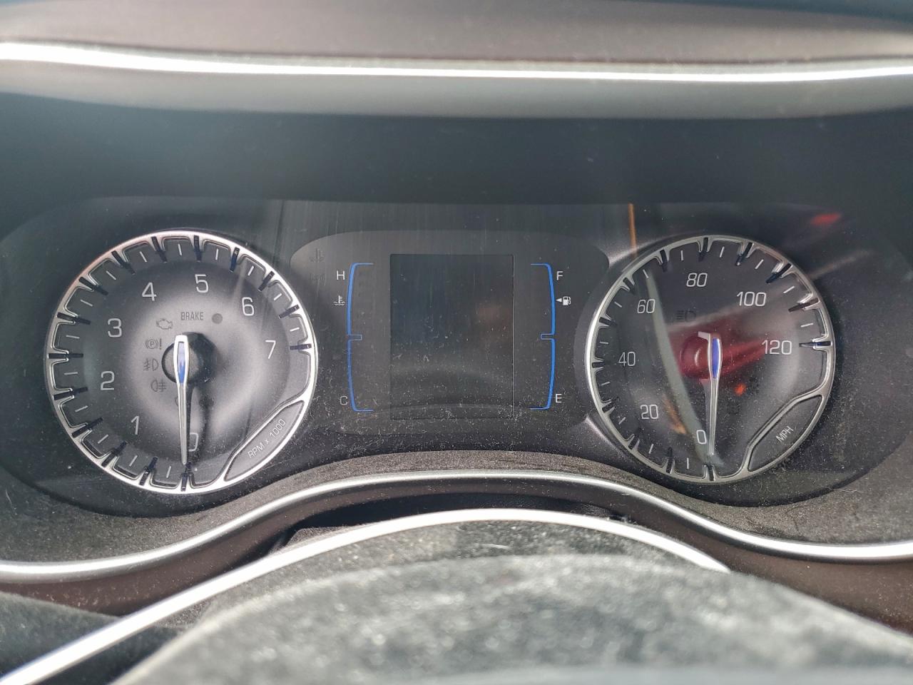 2019 CHRYSLER PACIFICA TOURING L photo 9