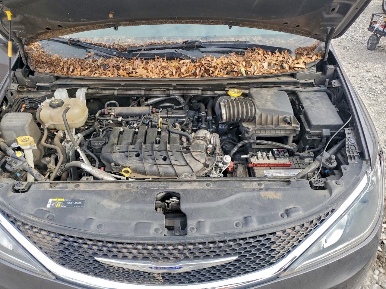 2019 CHRYSLER PACIFICA TOURING L photo 12