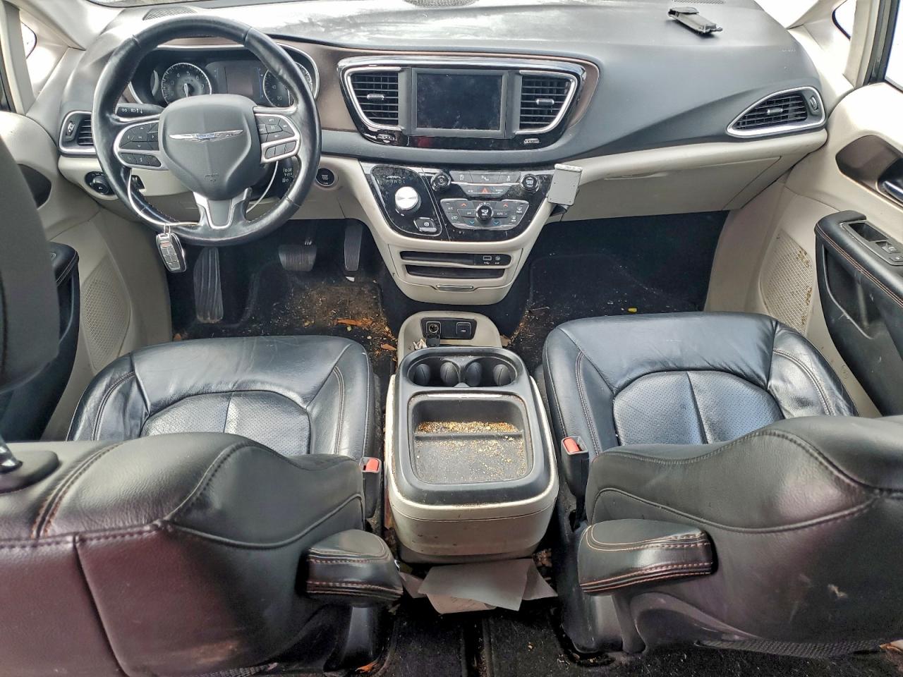 2019 CHRYSLER PACIFICA TOURING L photo 8