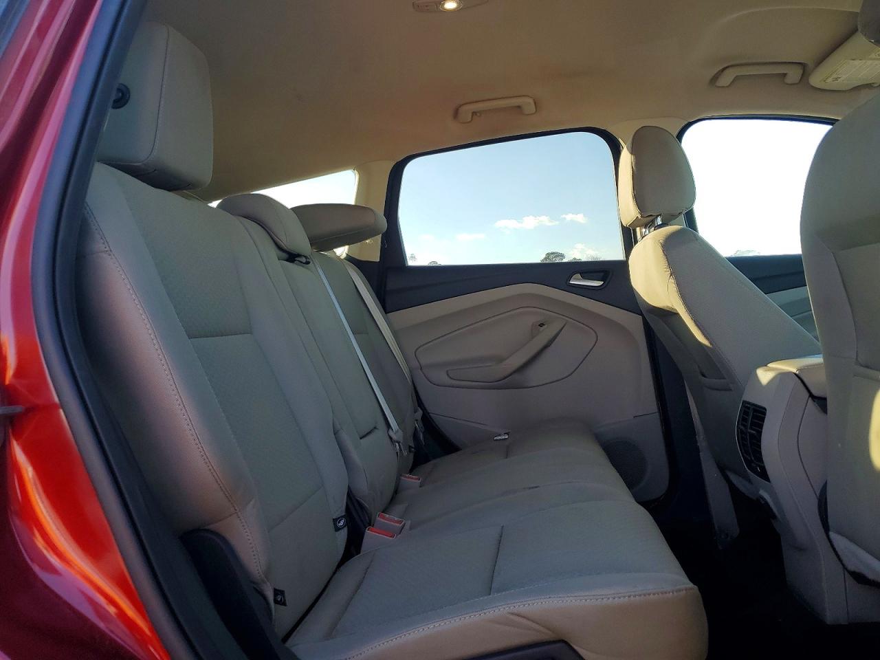 2017 FORD ESCAPE SE photo 21