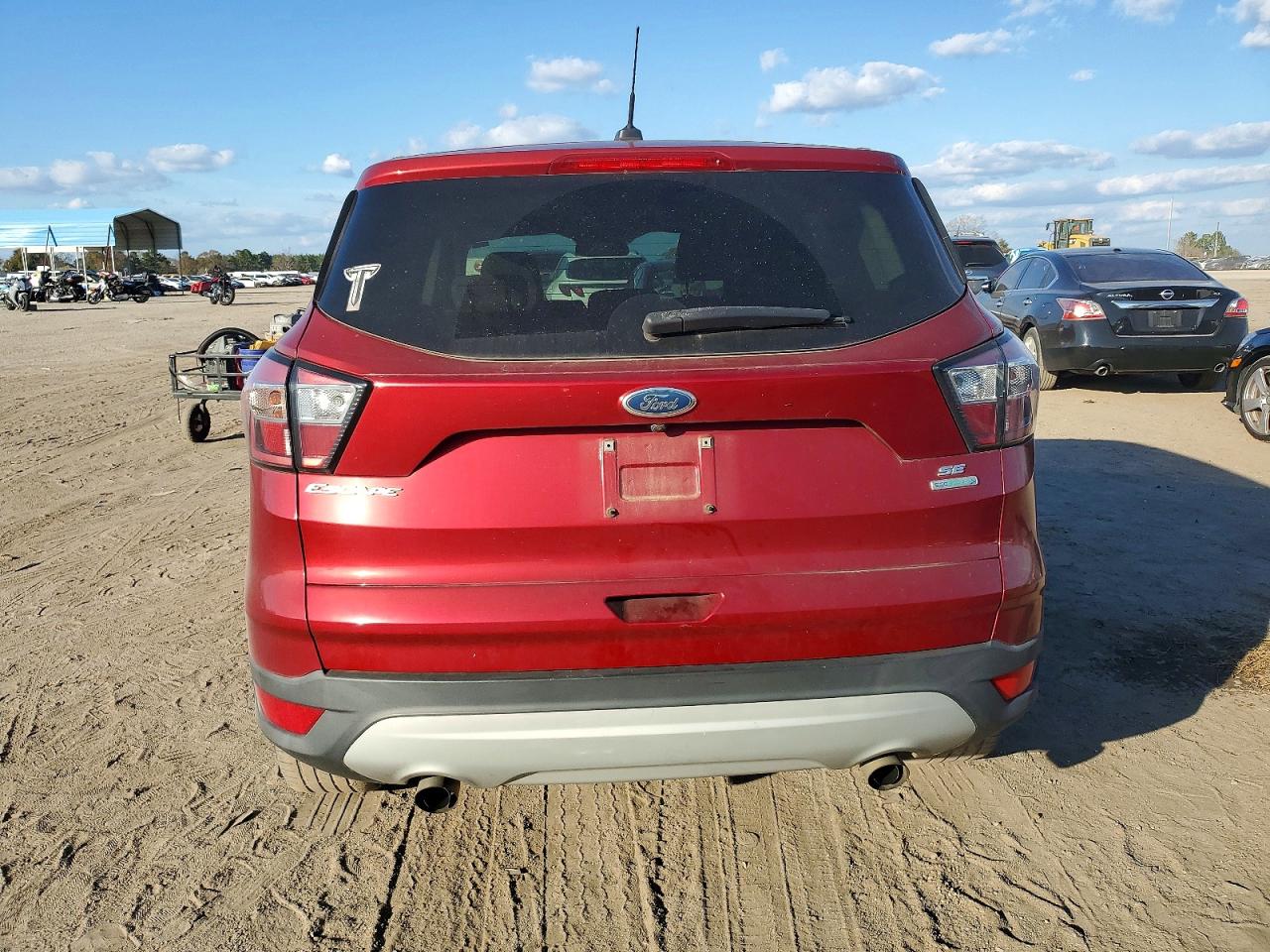 2017 FORD ESCAPE SE photo 11