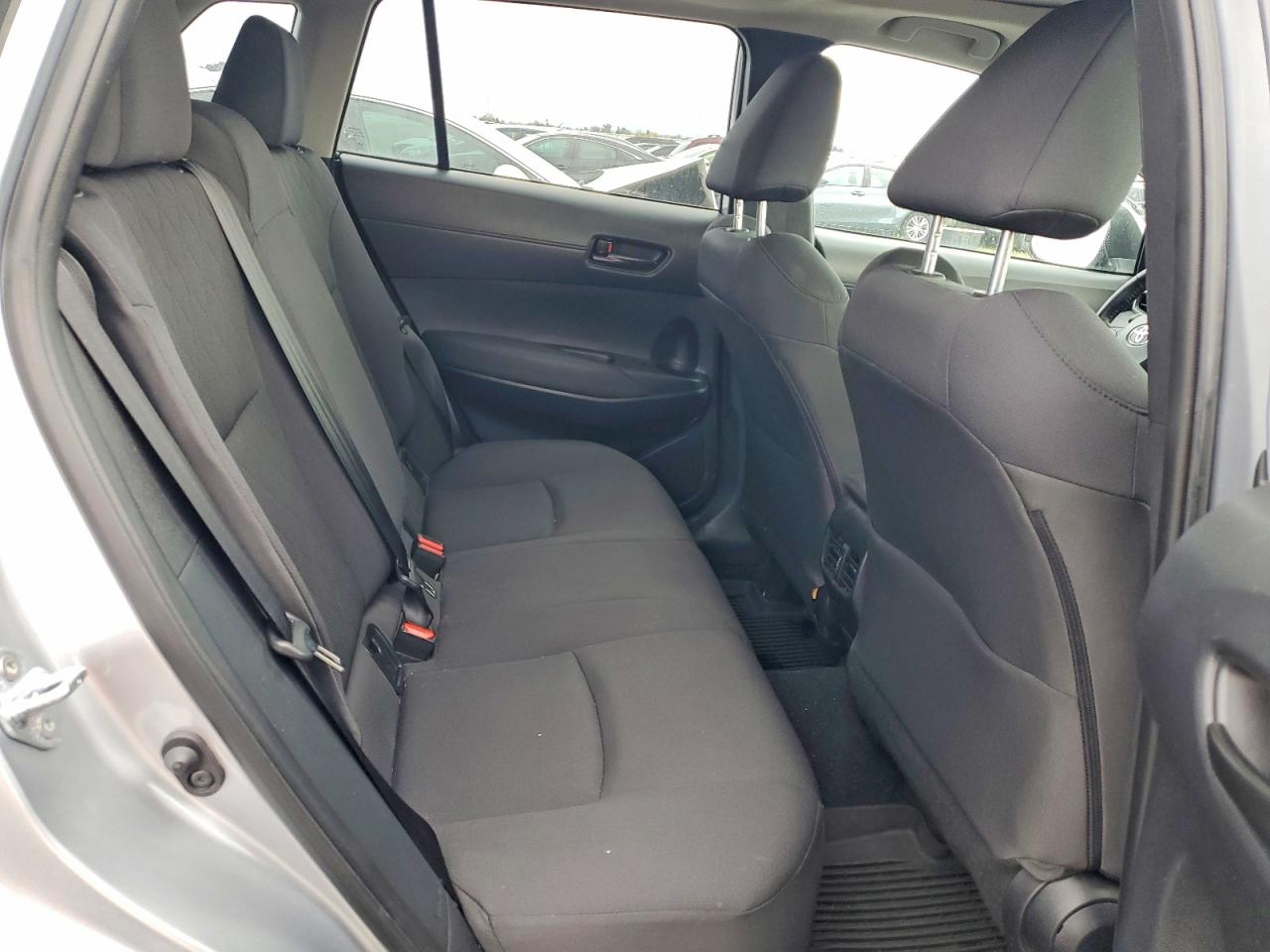 2022 TOYOTA COROLLA CROSS LE photo 10