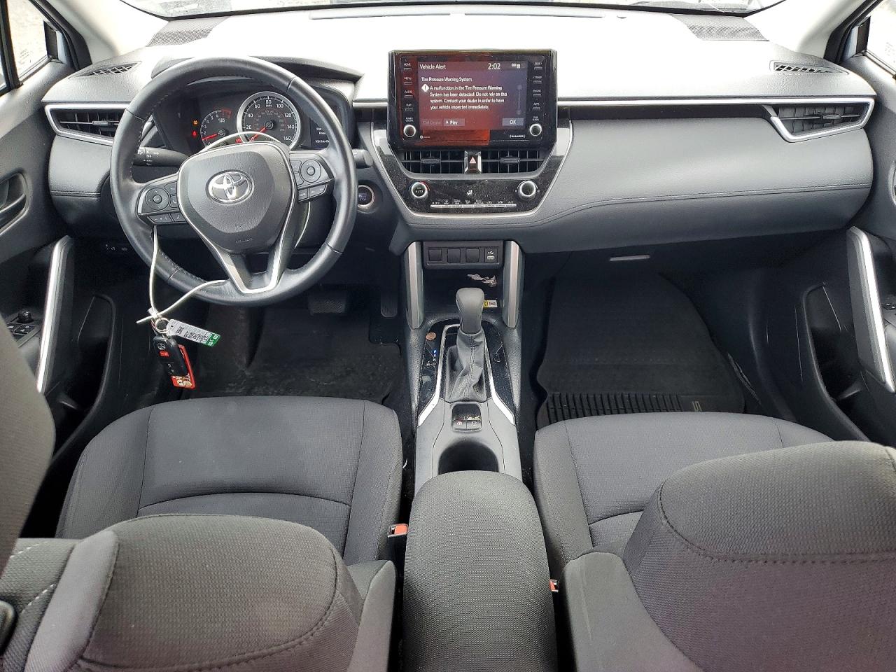 2022 TOYOTA COROLLA CROSS LE photo 8