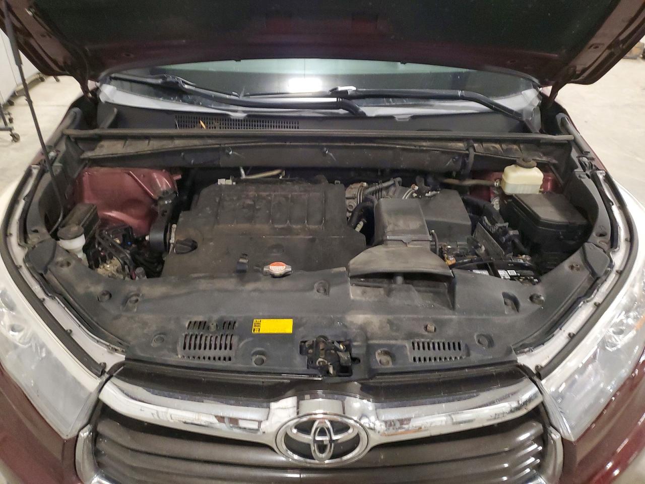 2016 TOYOTA HIGHLANDER XLE photo 12