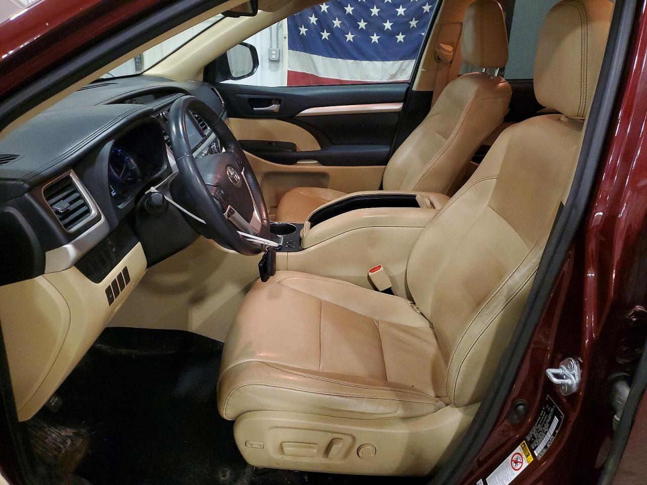 2016 TOYOTA HIGHLANDER XLE photo 7