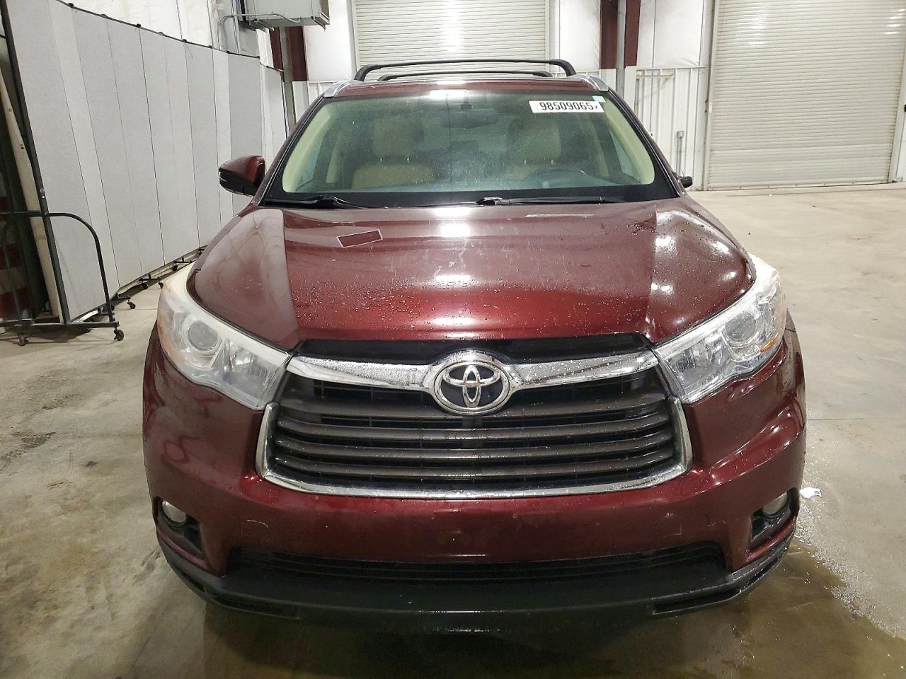 2016 TOYOTA HIGHLANDER XLE photo 5