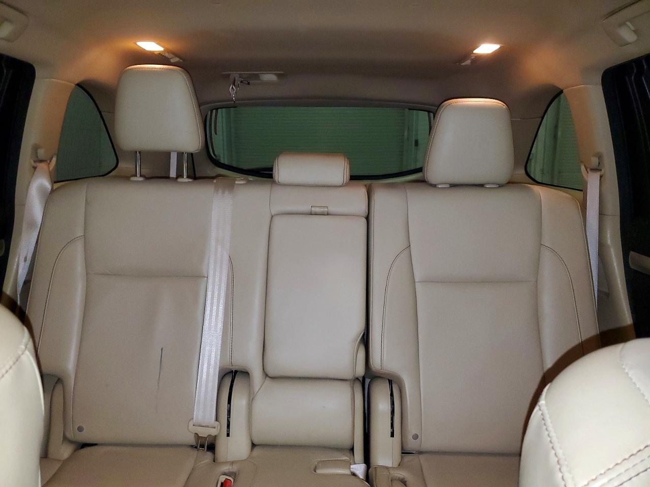 2016 TOYOTA HIGHLANDER XLE photo 10