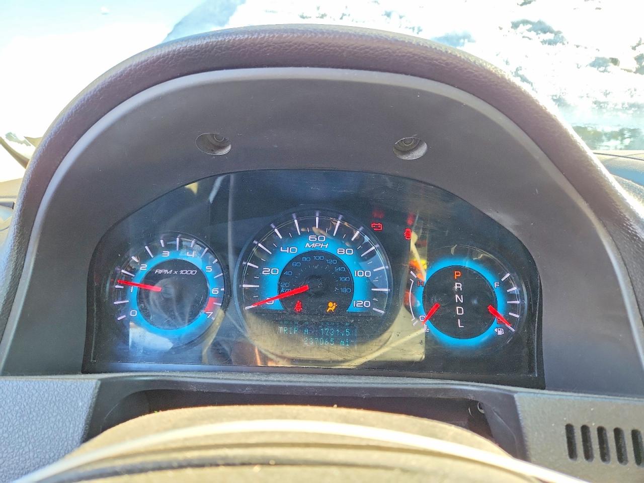 2011 FORD FUSION SE photo 9