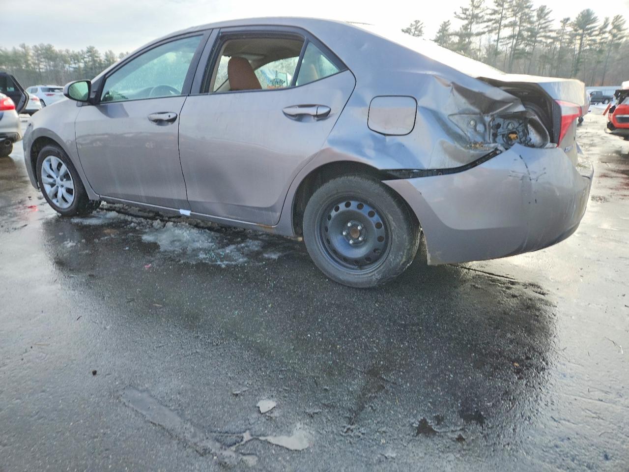 2014 TOYOTA COROLLA LE photo 2