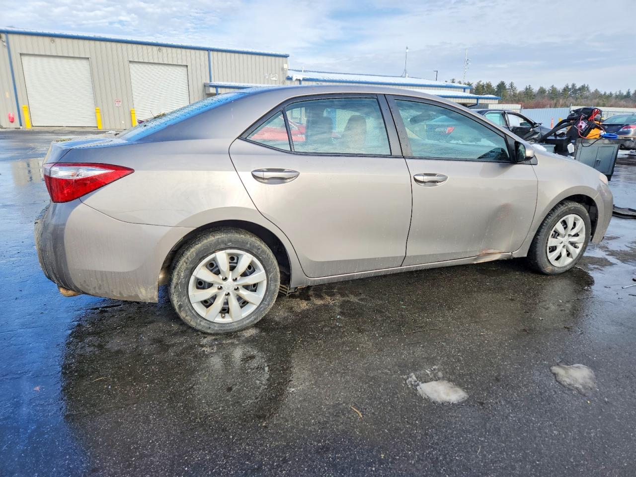 2014 TOYOTA COROLLA LE photo 3
