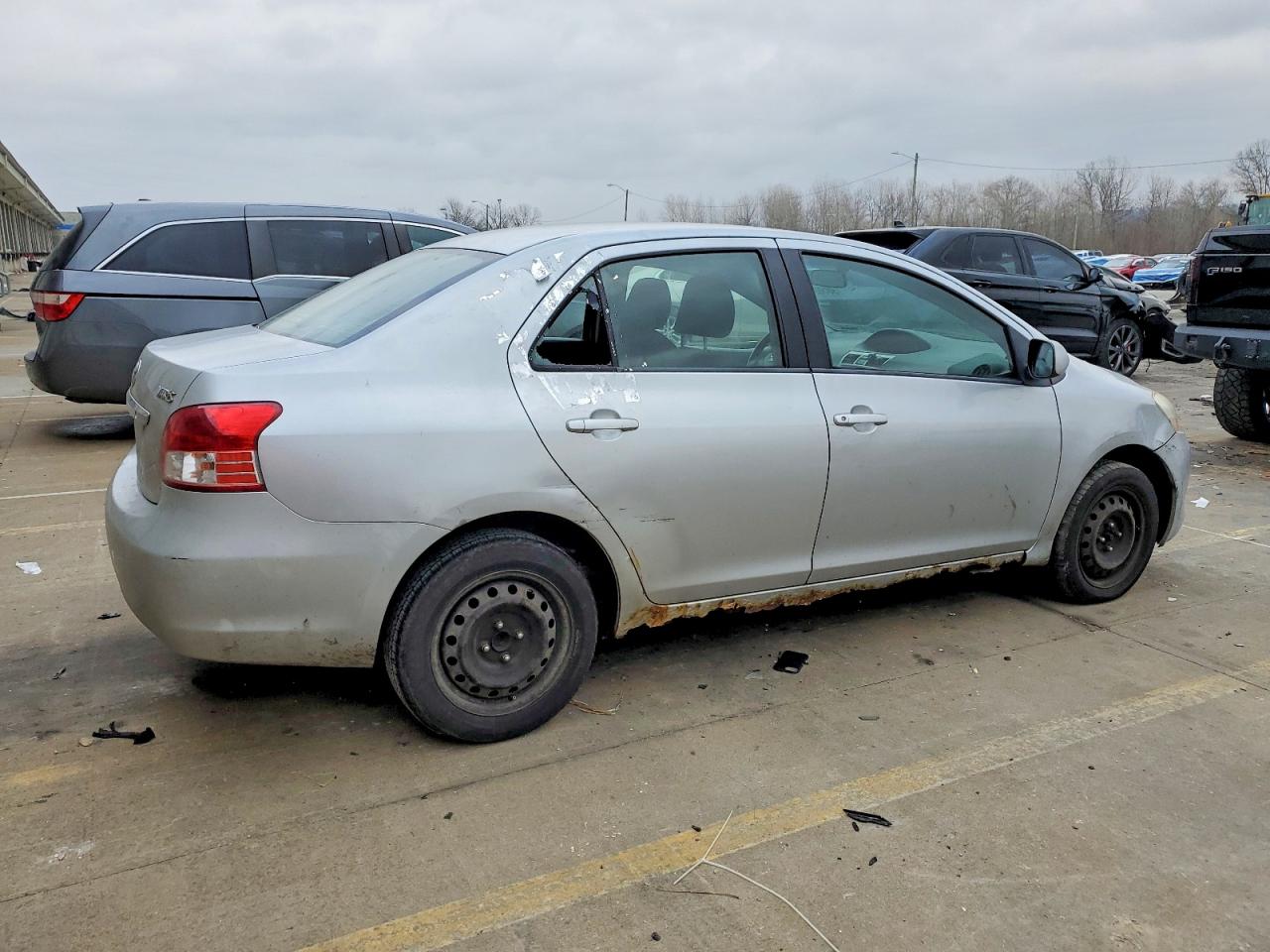 2009 TOYOTA YARIS photo 3