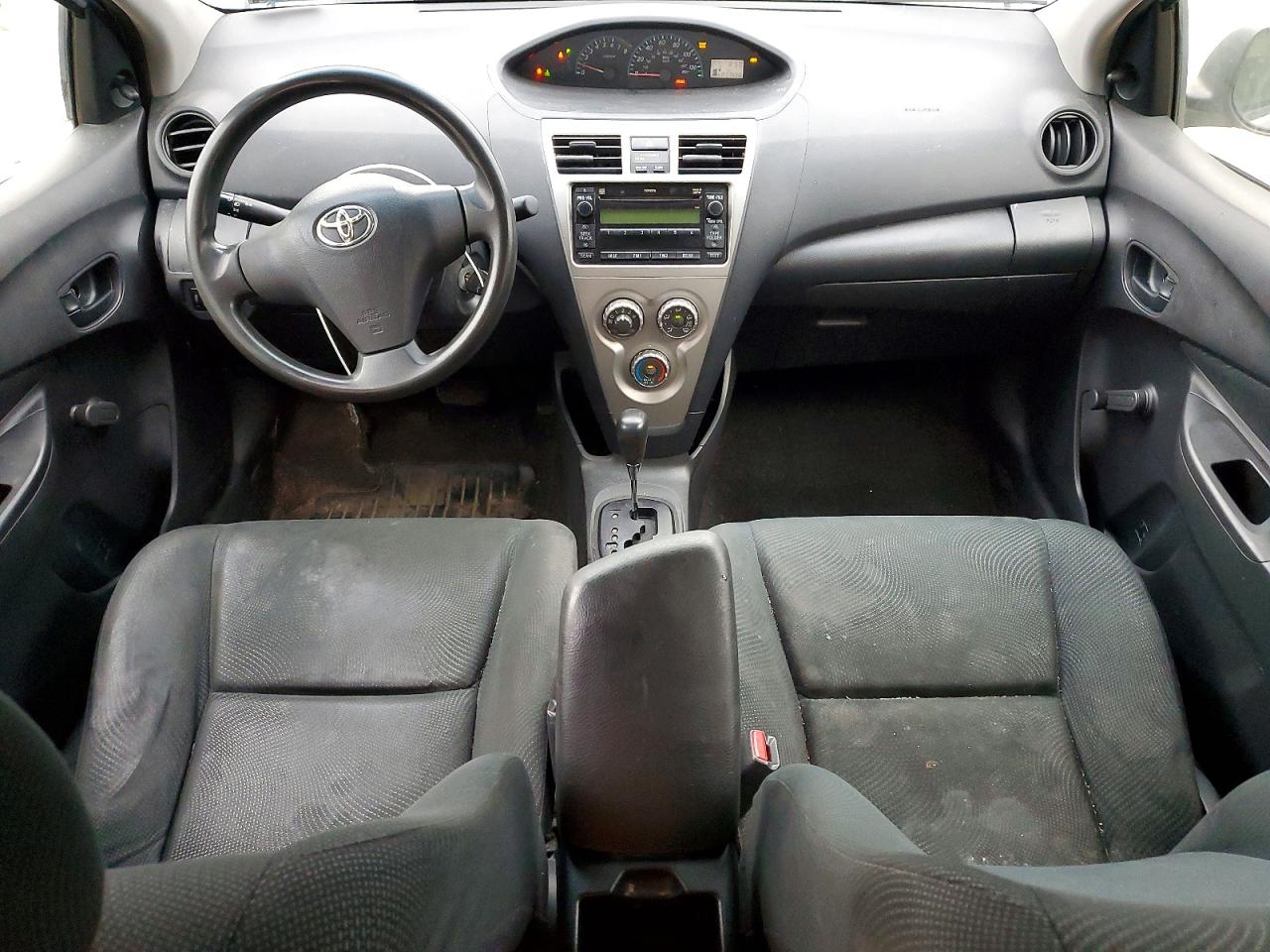 2009 TOYOTA YARIS photo 8