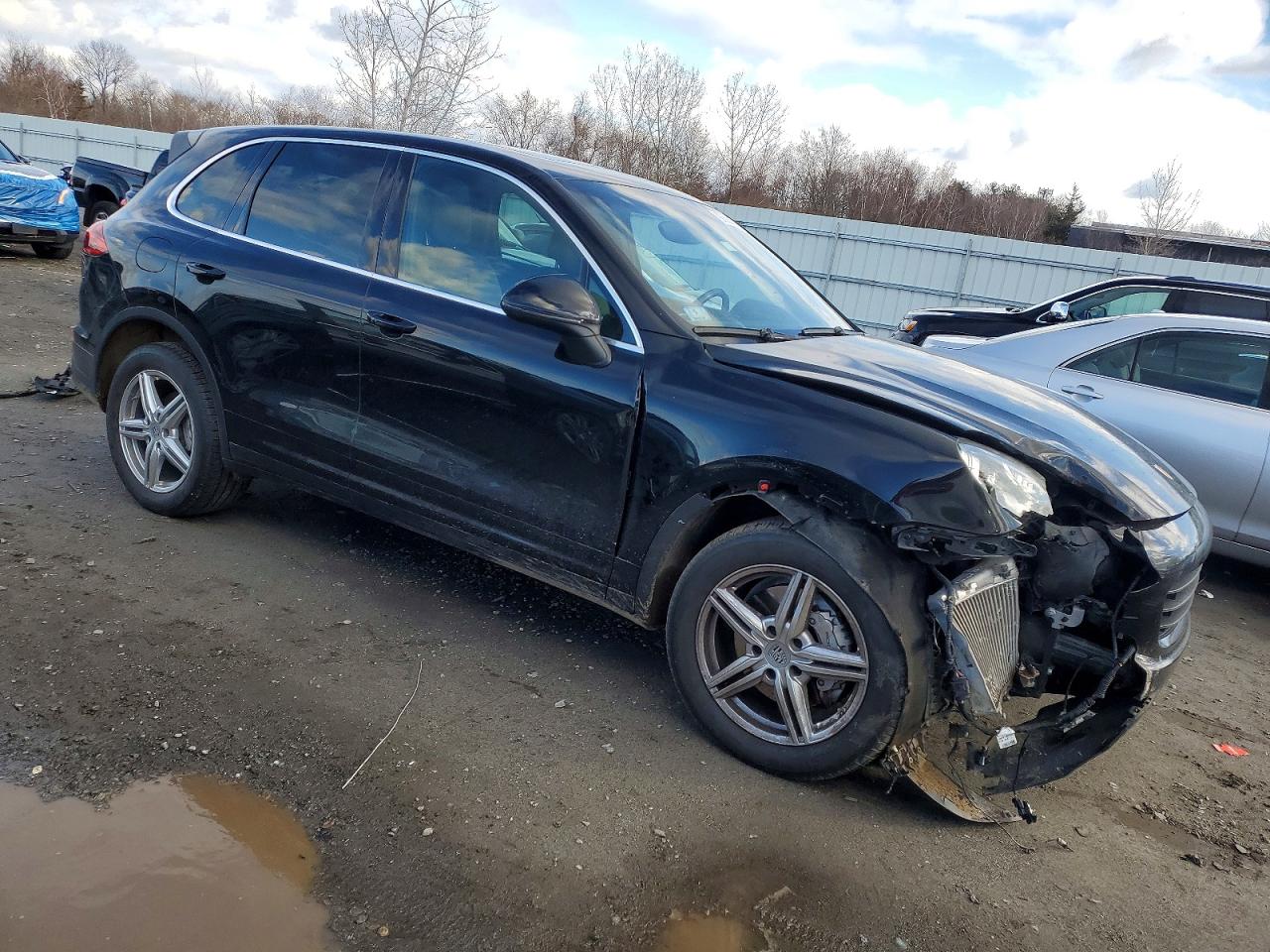 2015 PORSCHE CAYENNE S photo 4