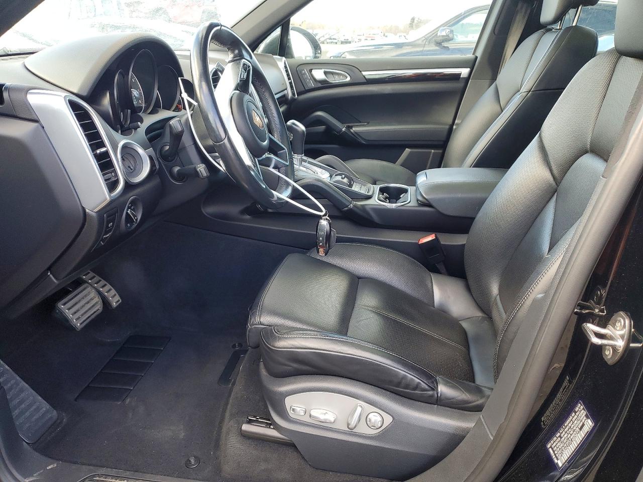 2015 PORSCHE CAYENNE S photo 7