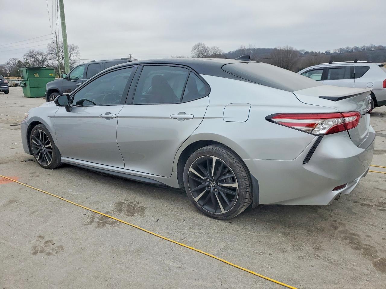 2019 TOYOTA CAMRY XSE photo 3