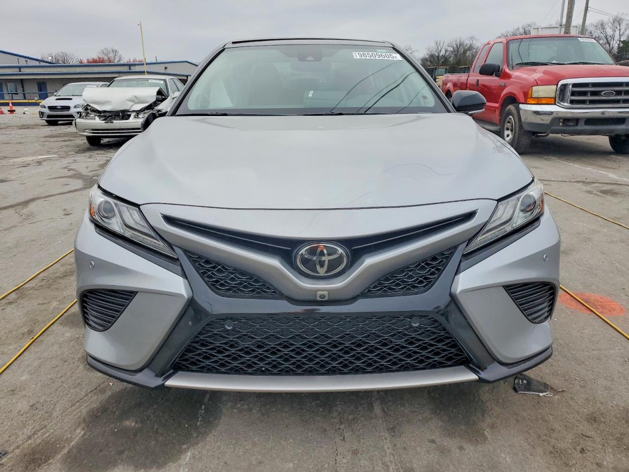 2019 TOYOTA CAMRY XSE photo 9