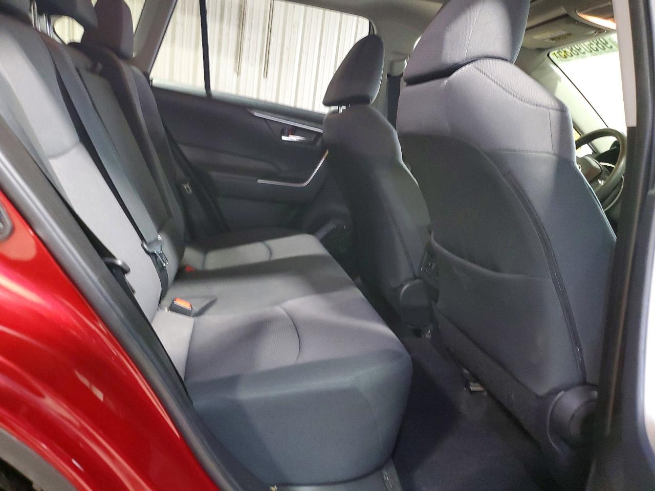 2019 TOYOTA RAV4 XLE photo 11