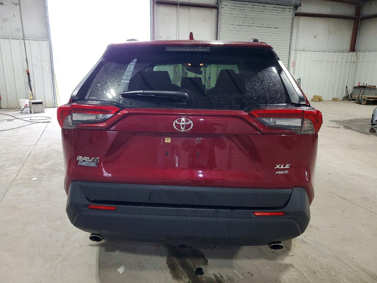 2019 TOYOTA RAV4 XLE photo 6