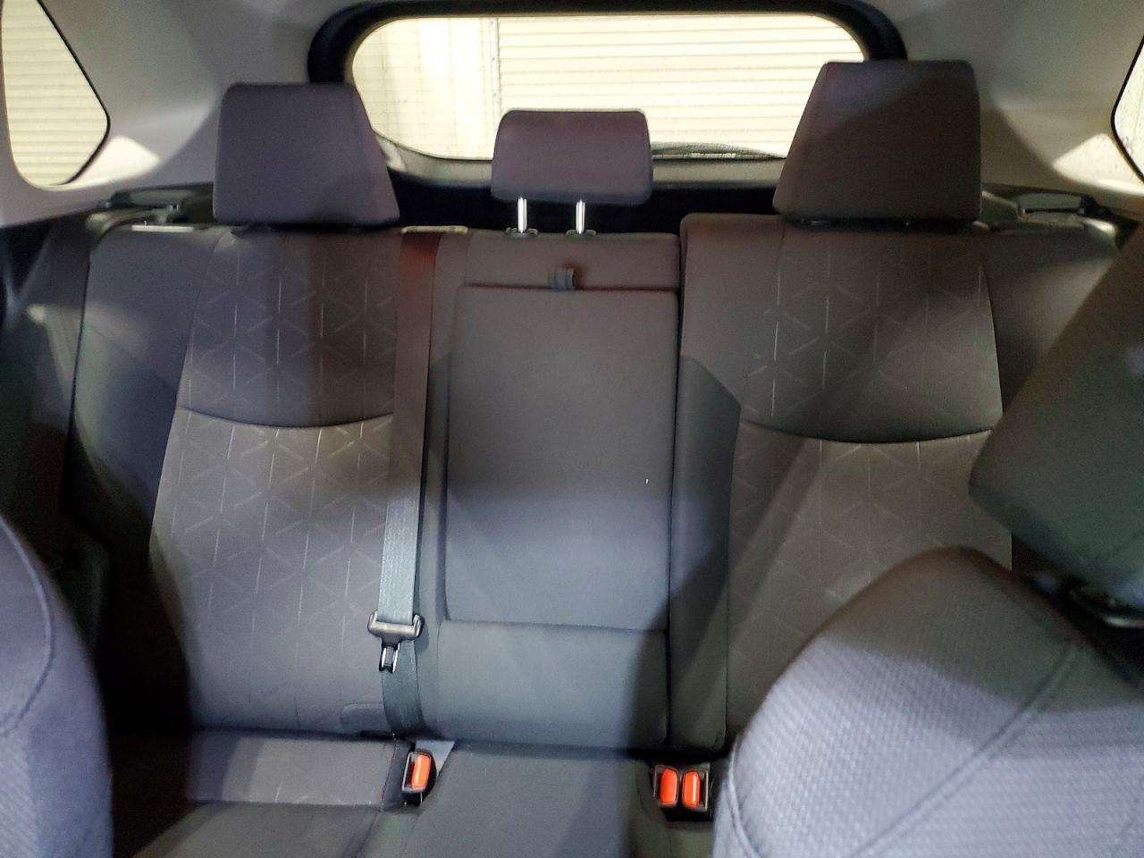 2019 TOYOTA RAV4 XLE photo 10