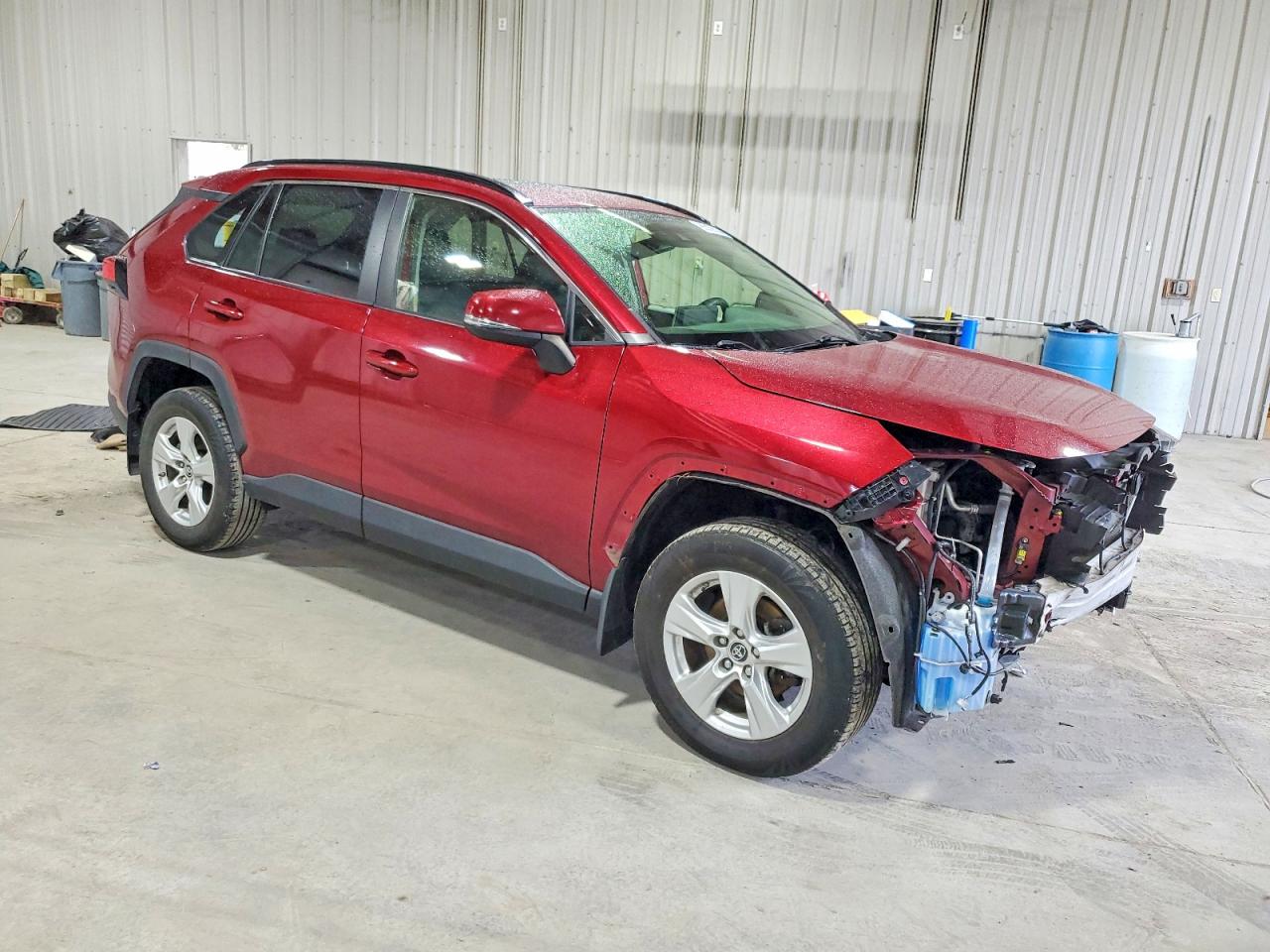 2019 TOYOTA RAV4 XLE photo 4