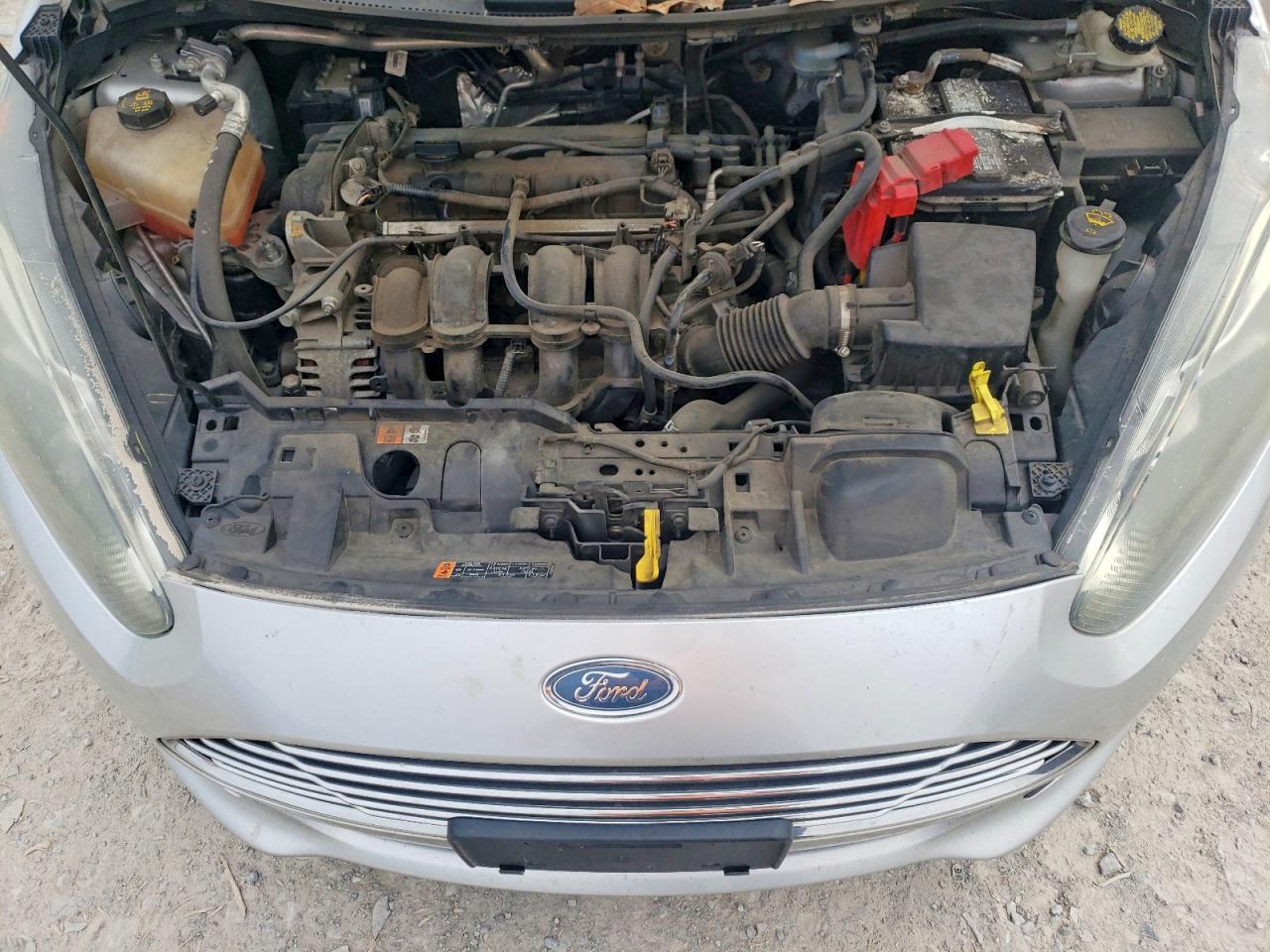 2016 FORD FIESTA SE photo 11