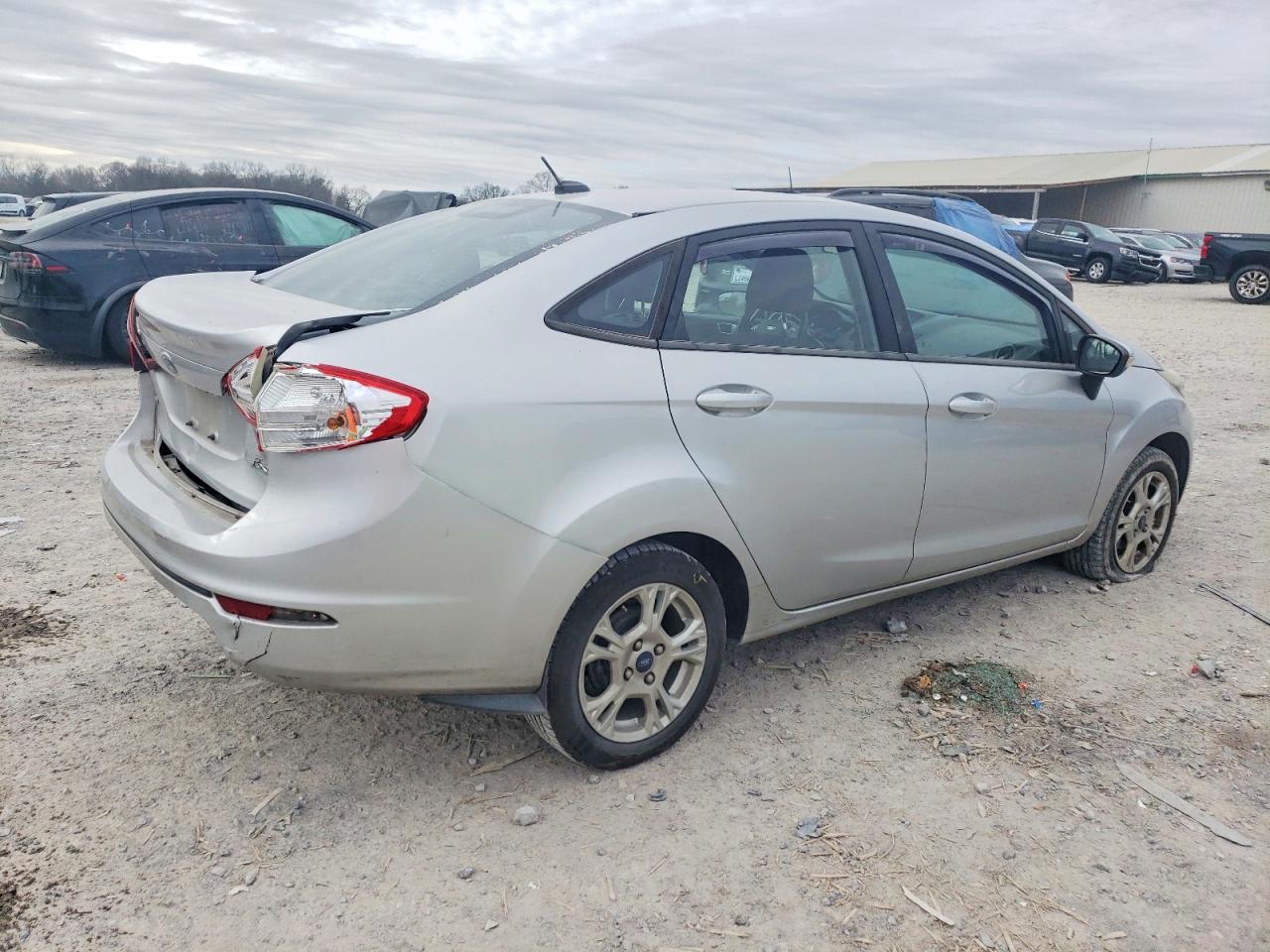 2016 FORD FIESTA SE photo 3