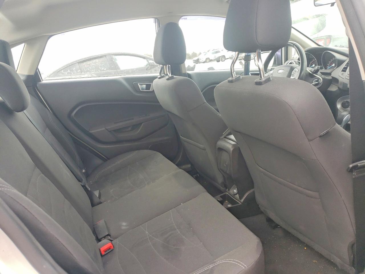 2016 FORD FIESTA SE photo 10