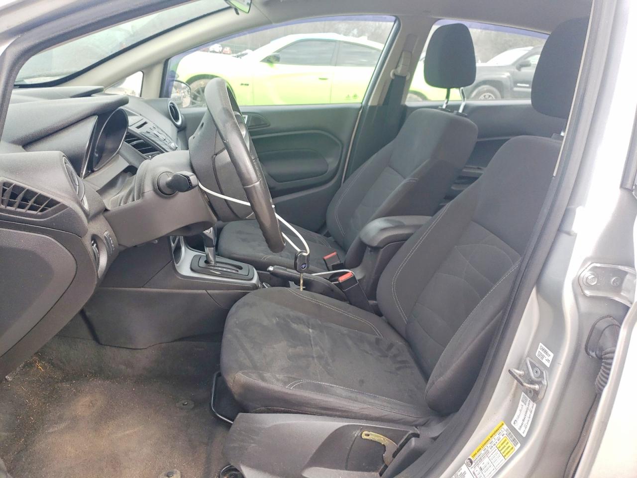 2016 FORD FIESTA SE photo 7