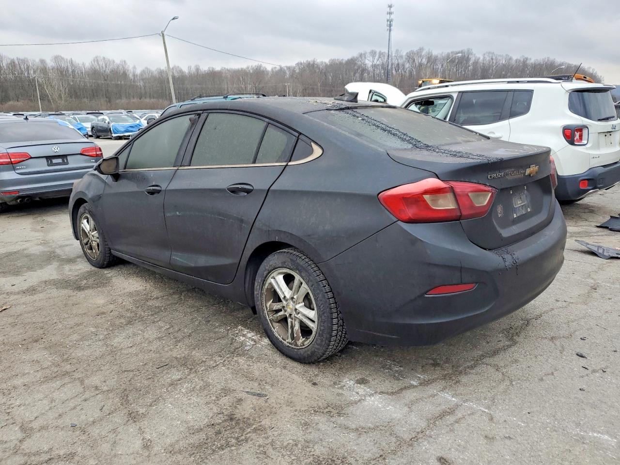 2017 CHEVROLET CRUZE LT photo 2