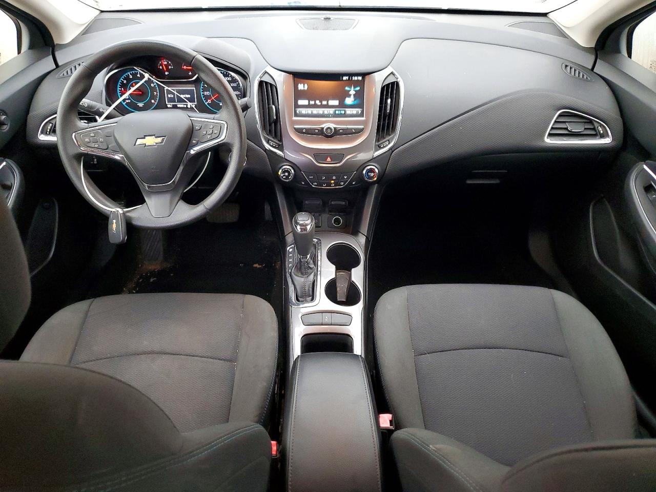 2017 CHEVROLET CRUZE LT photo 8
