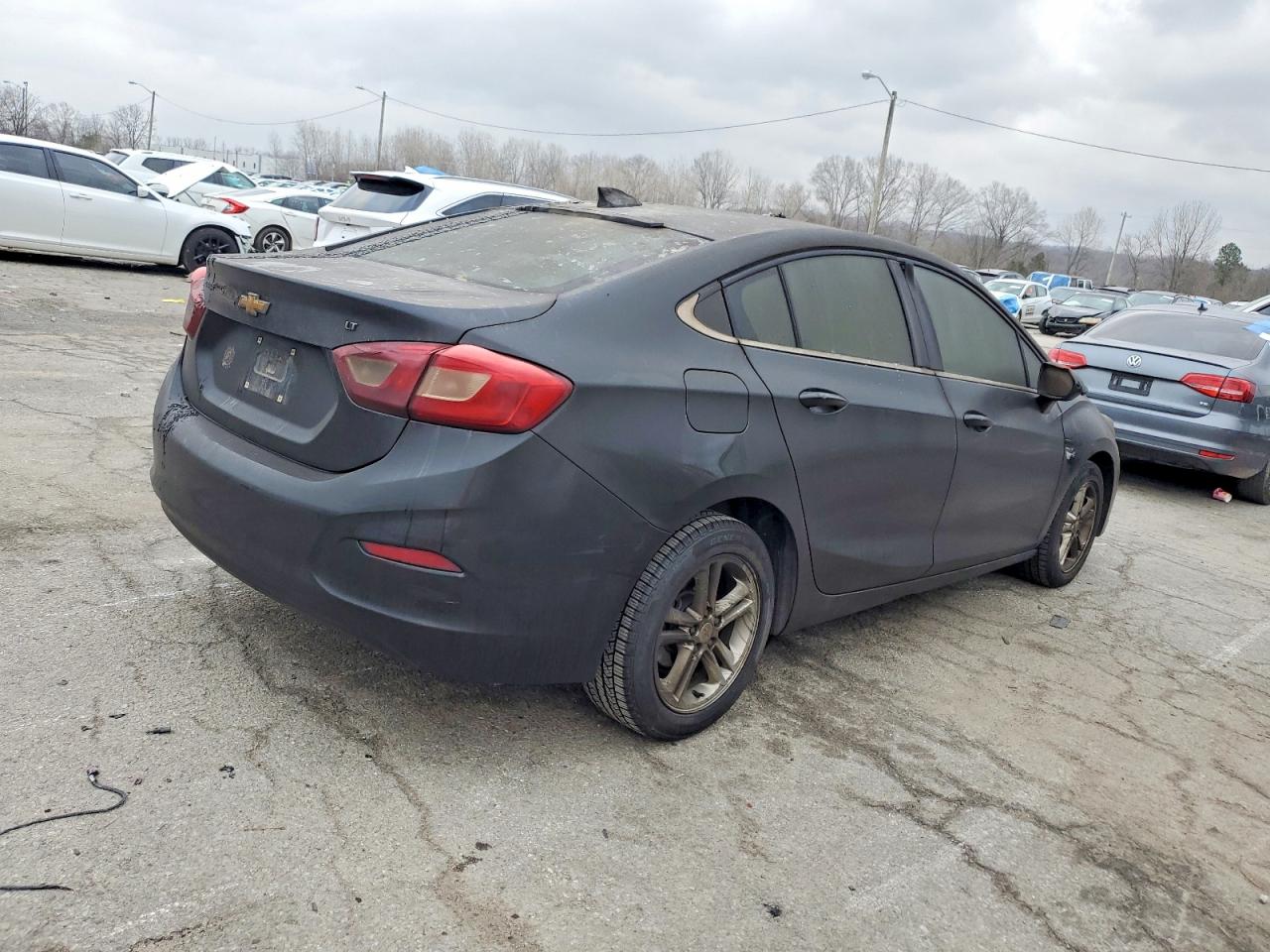 2017 CHEVROLET CRUZE LT photo 3
