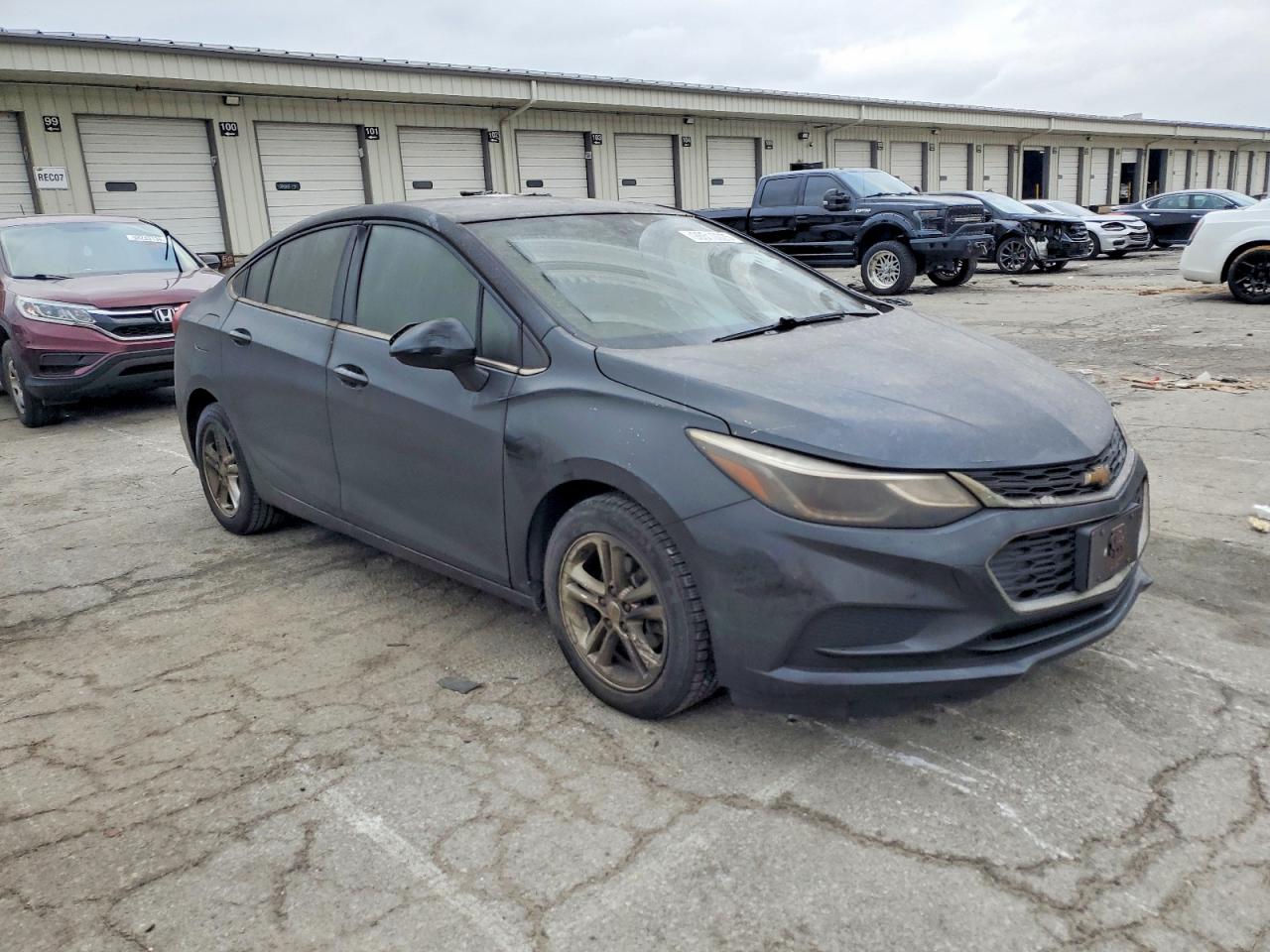 2017 CHEVROLET CRUZE LT photo 4
