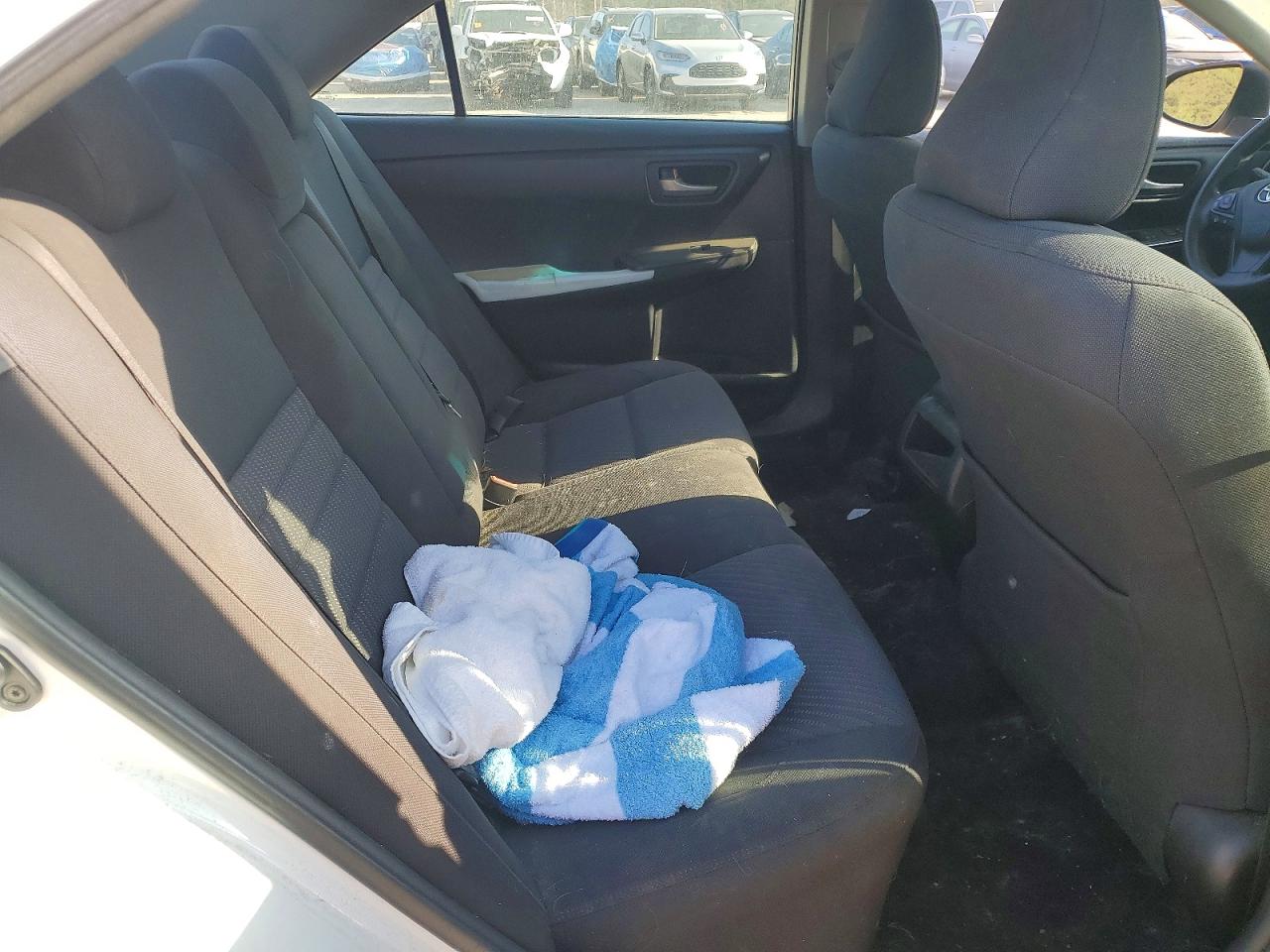 2016 TOYOTA CAMRY LE photo 10