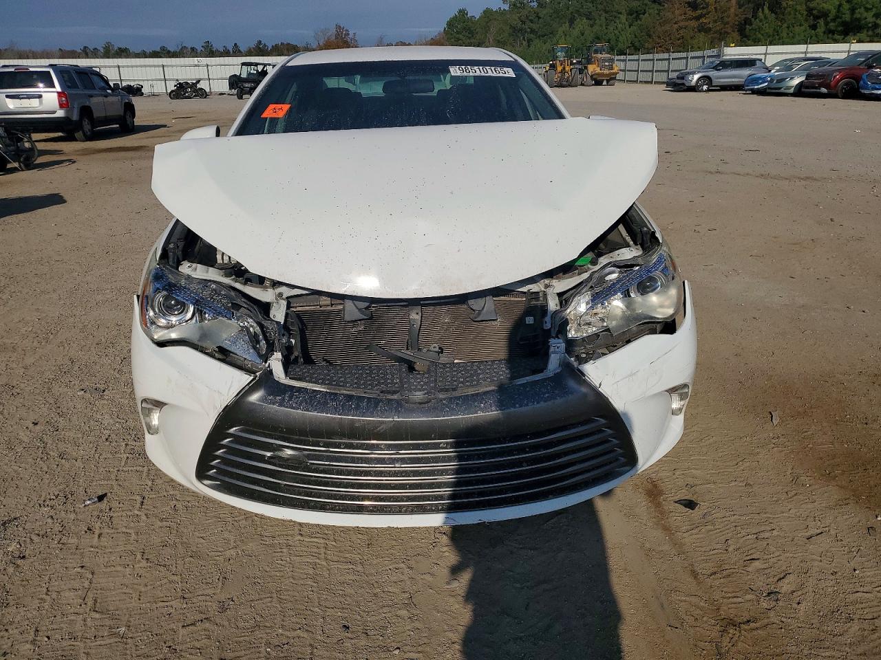 2016 TOYOTA CAMRY LE photo 5