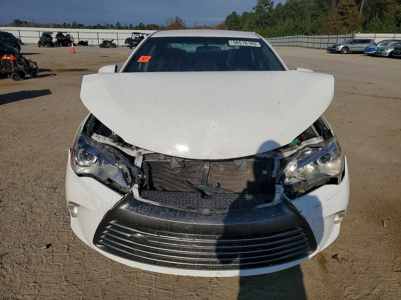 2016 TOYOTA CAMRY LE photo 11