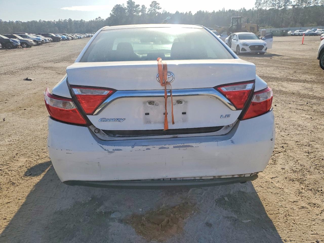 2016 TOYOTA CAMRY LE photo 6