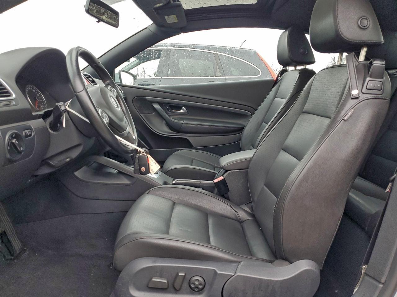 2010 VOLKSWAGEN EOS TURBO photo 7