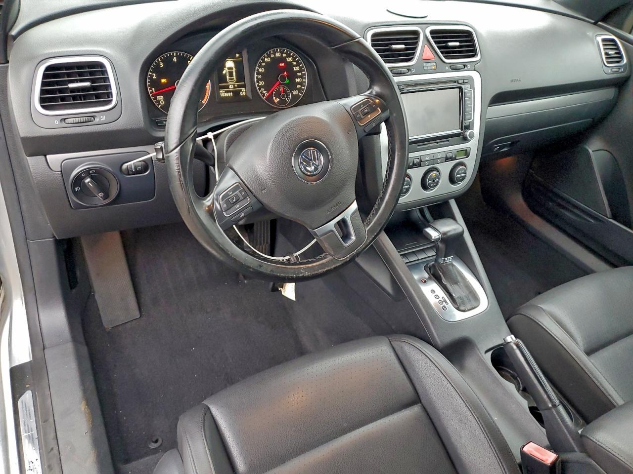 2010 VOLKSWAGEN EOS TURBO photo 8