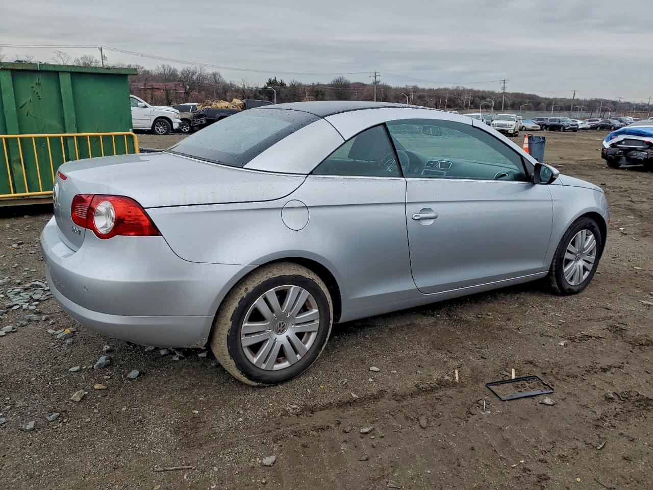 2010 VOLKSWAGEN EOS TURBO photo 3