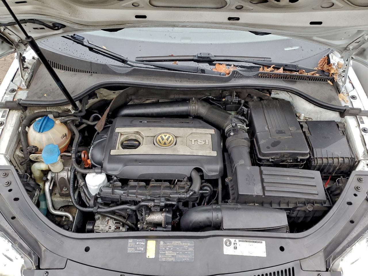 2010 VOLKSWAGEN EOS TURBO photo 11