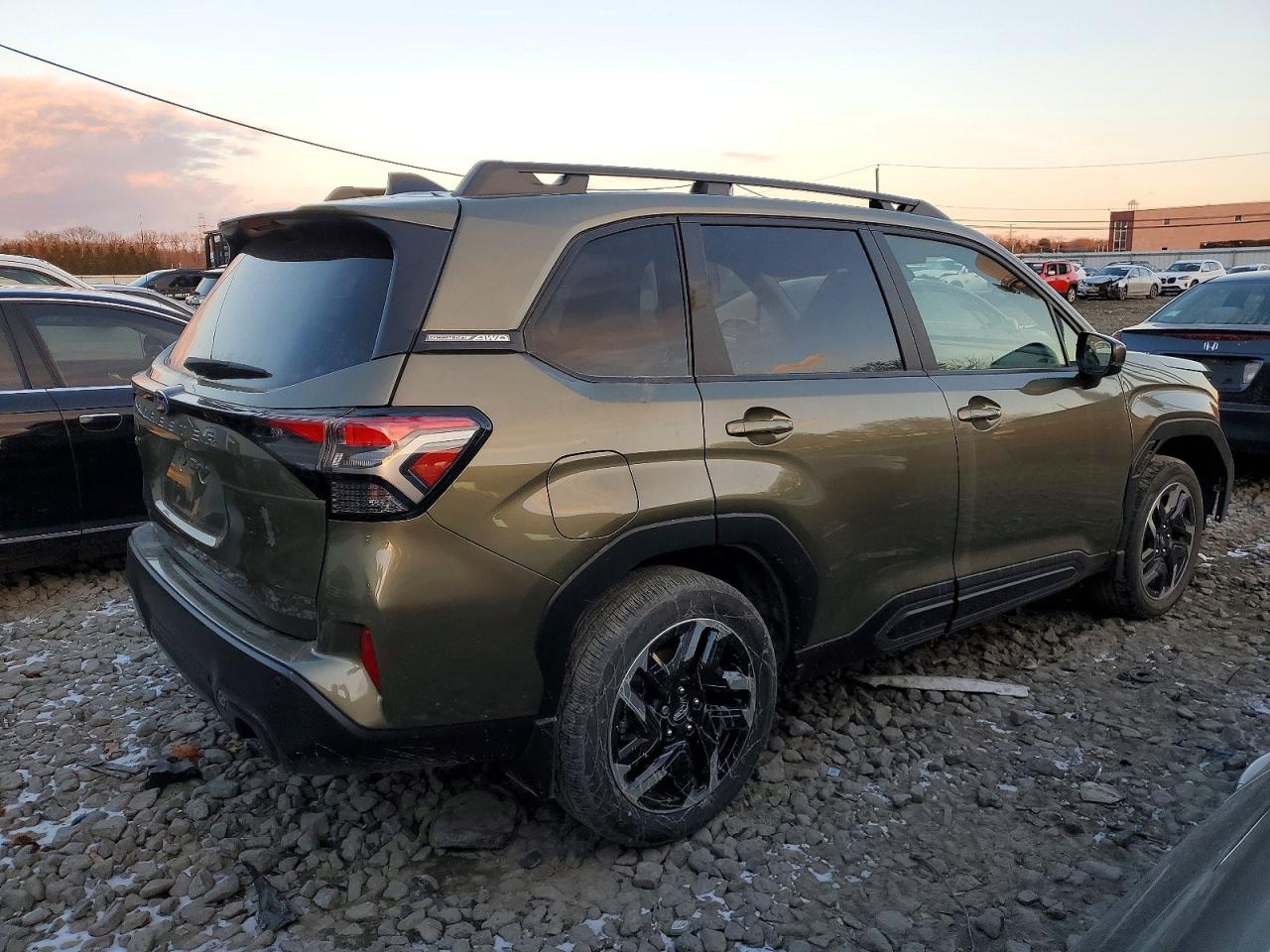 2025 SUBARU FORESTER LIMITED photo 3