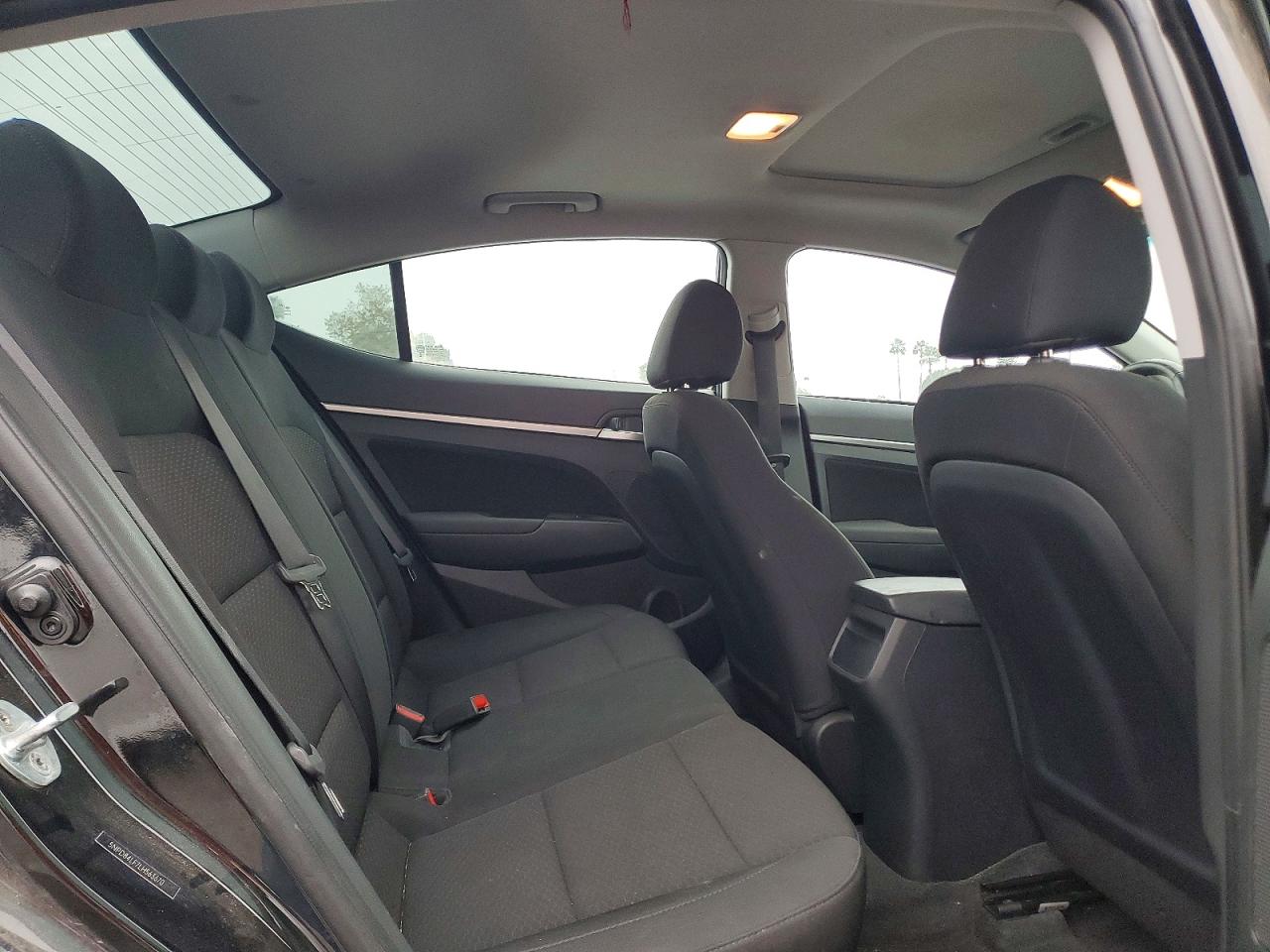 2020 HYUNDAI ELANTRA SEL photo 28