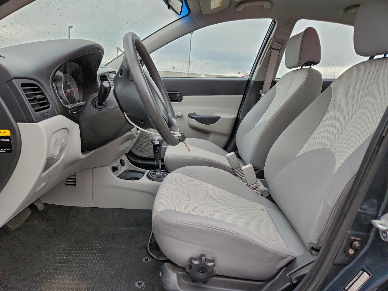 2011 HYUNDAI ACCENT GLS photo 7