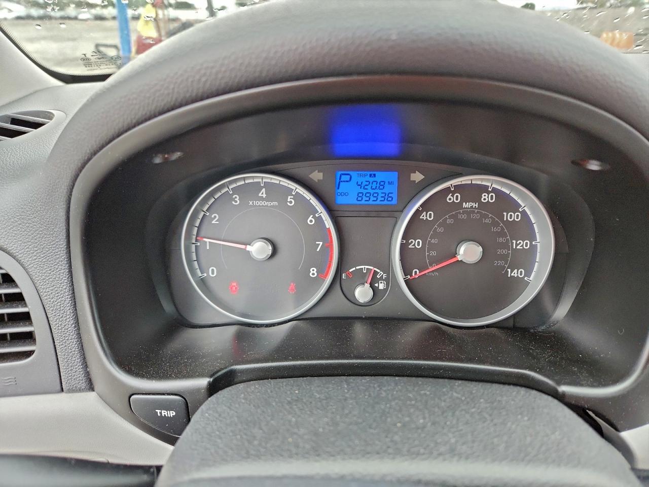 2011 HYUNDAI ACCENT GLS photo 9