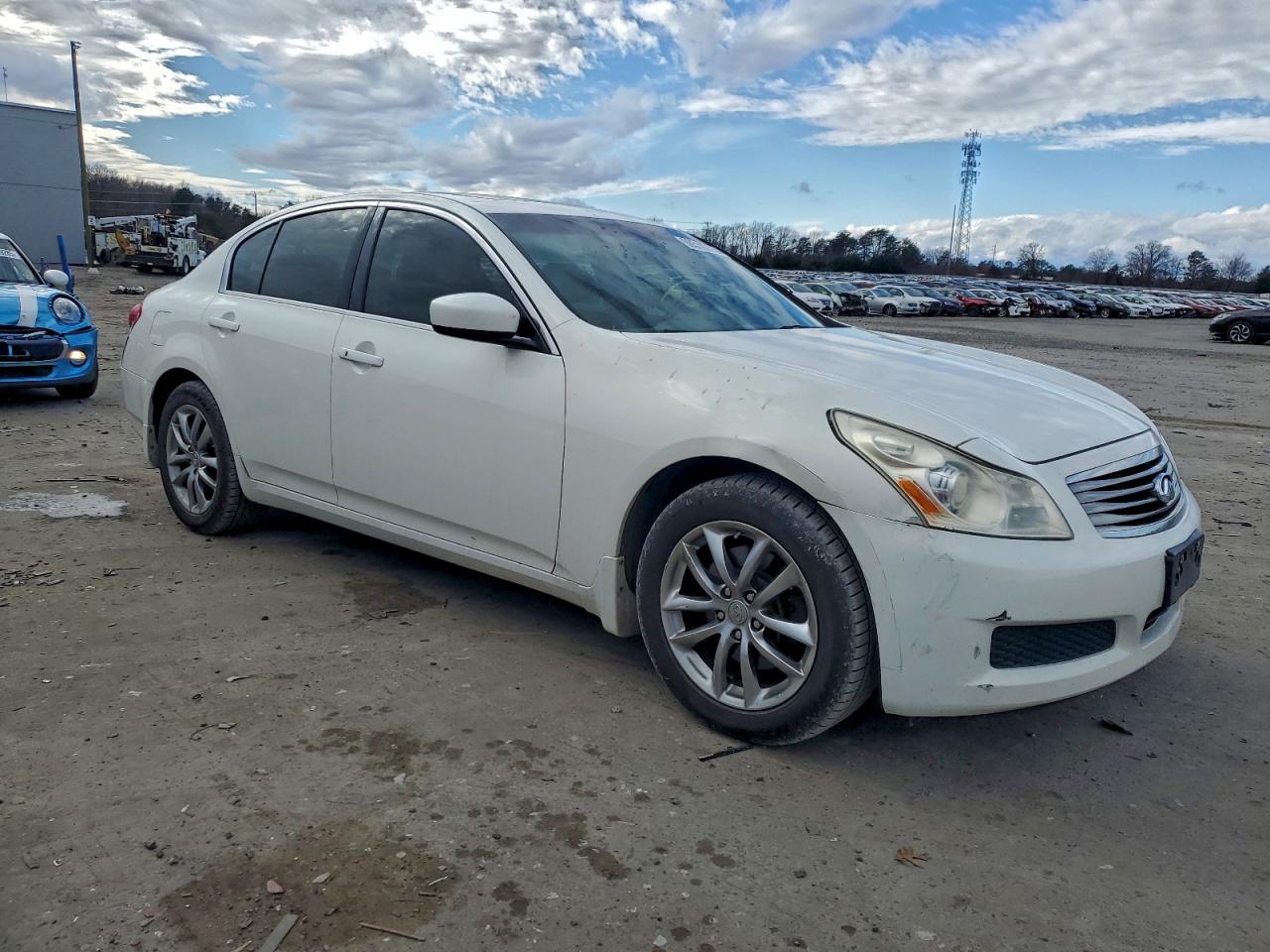 2009 INFINITI G37 photo 4