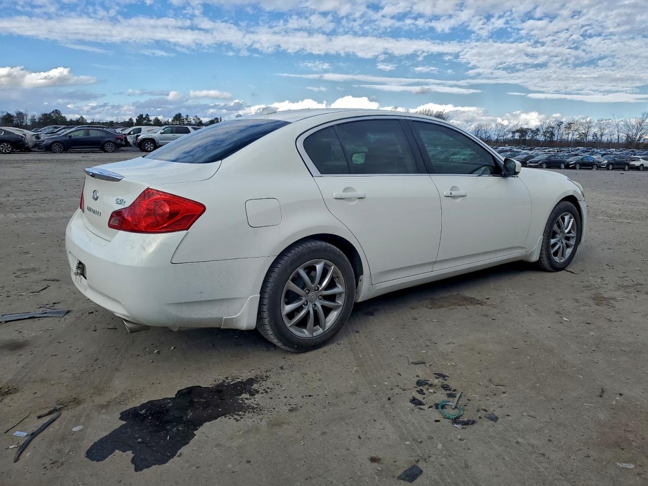 2009 INFINITI G37 photo 3