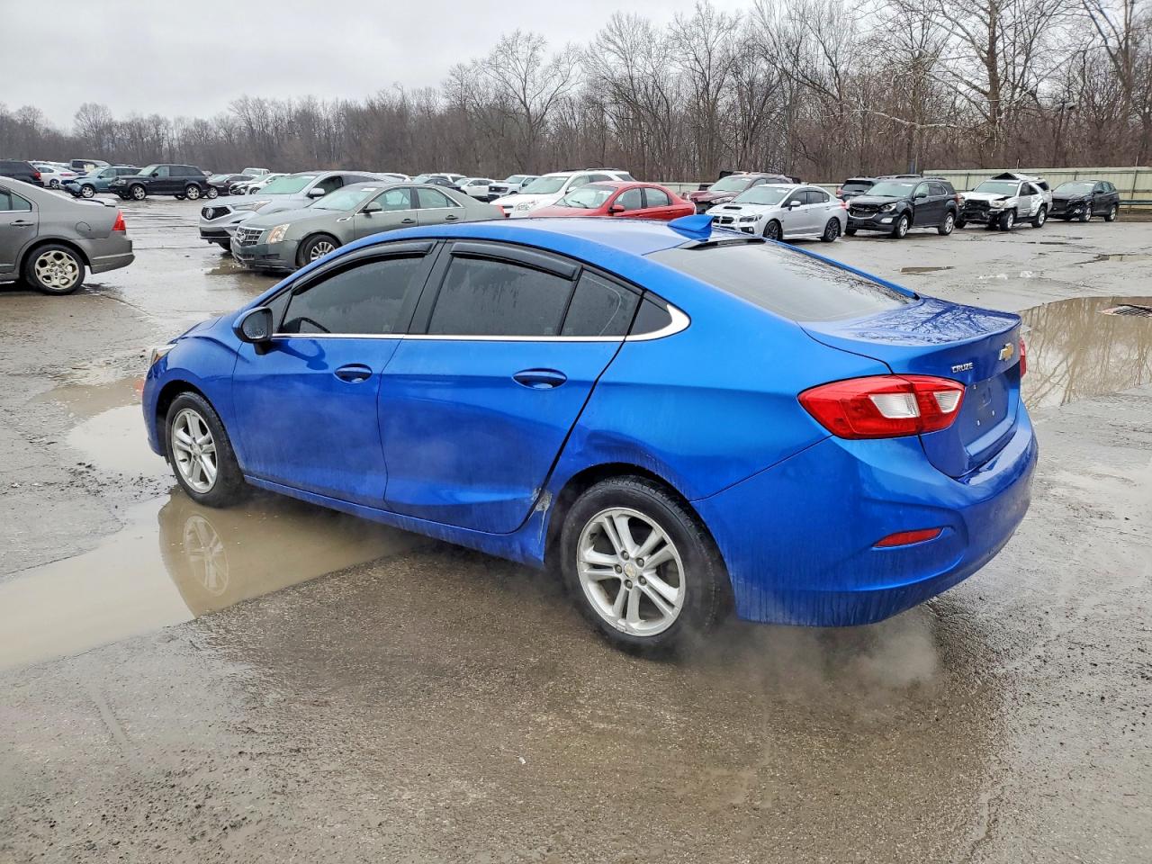 2017 CHEVROLET CRUZE LT photo 2