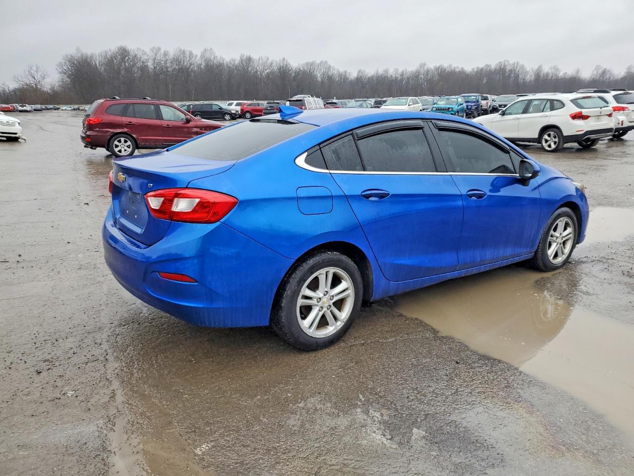 2017 CHEVROLET CRUZE LT photo 3