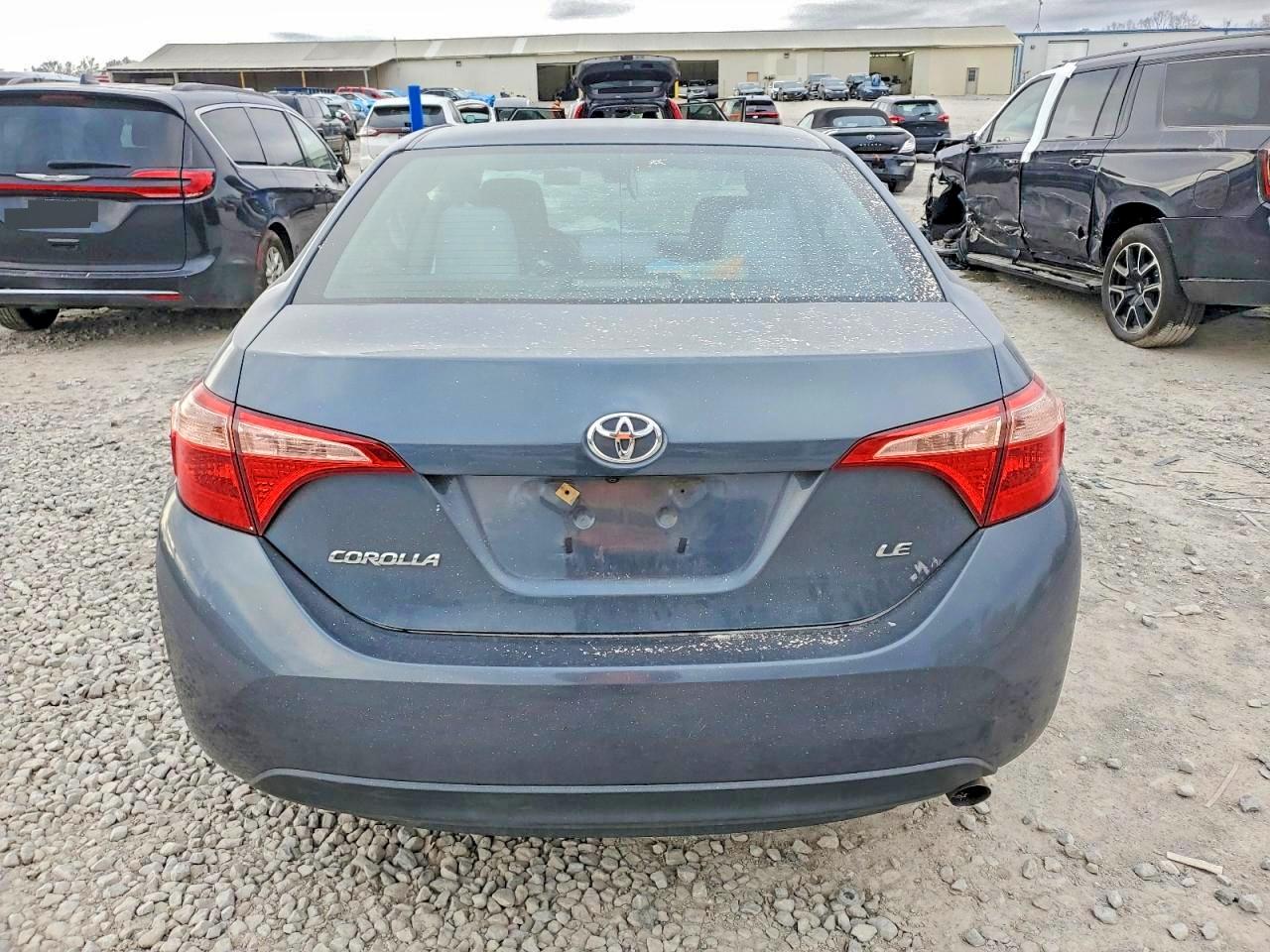 2018 TOYOTA COROLLA L photo 6