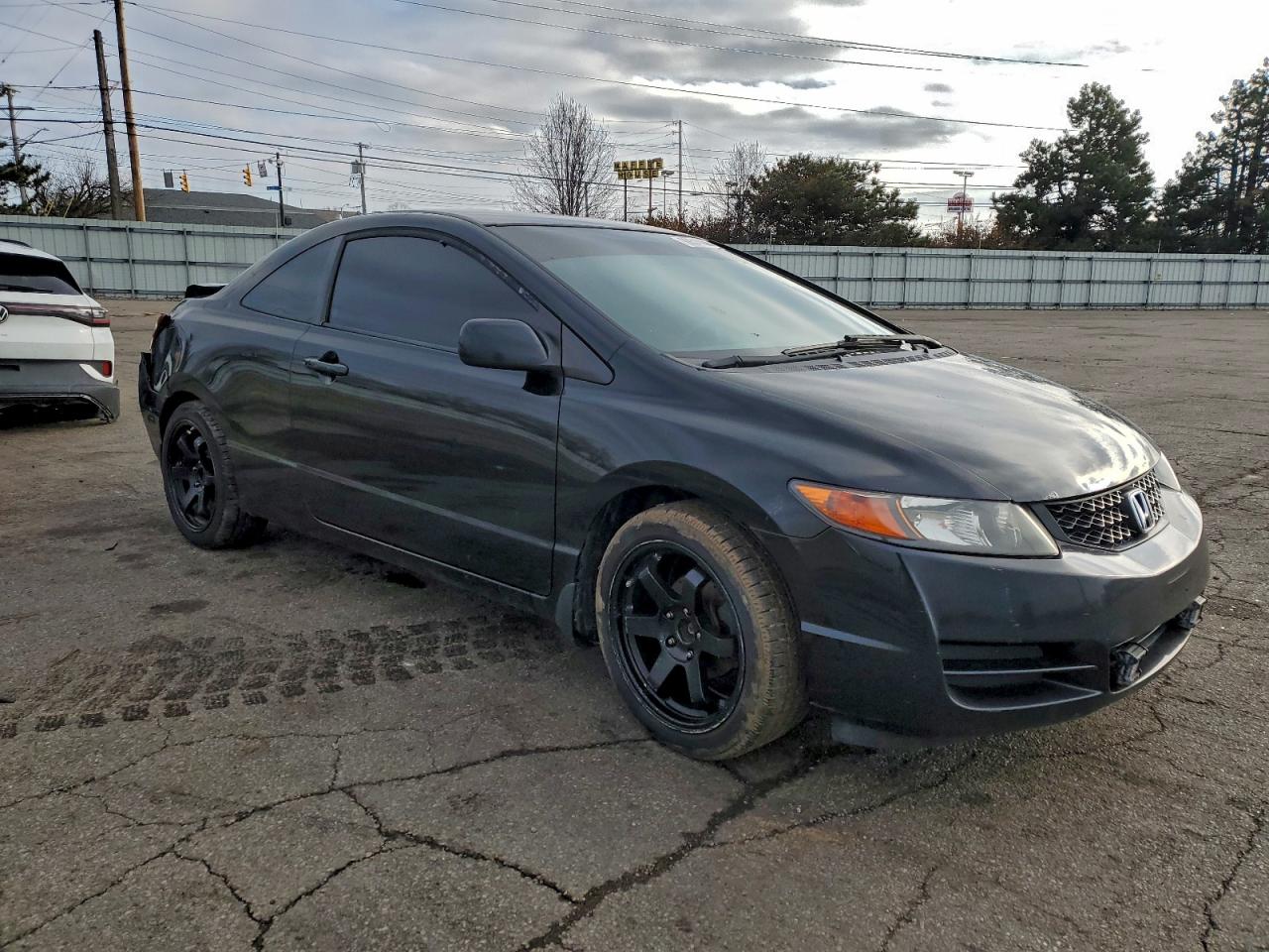 2010 HONDA CIVIC LX photo 4